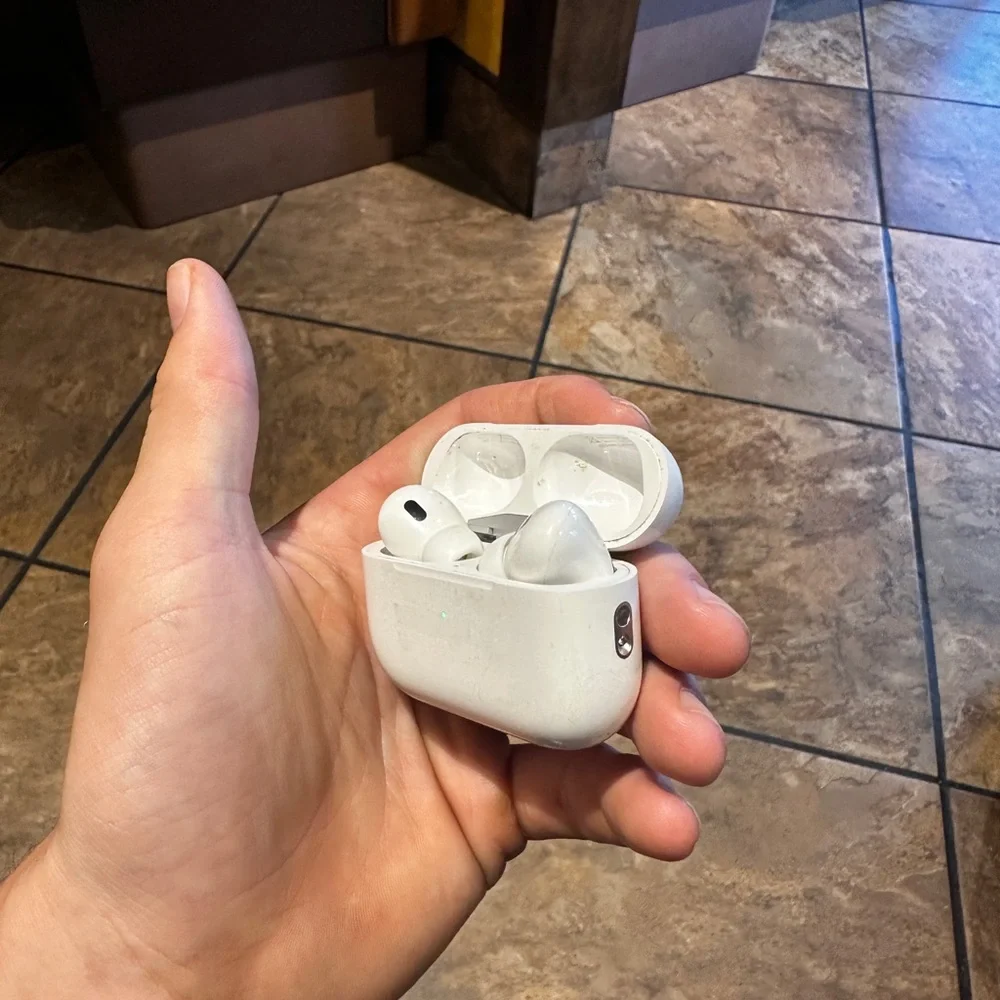 Wireless Earbuds with Charging Case - White